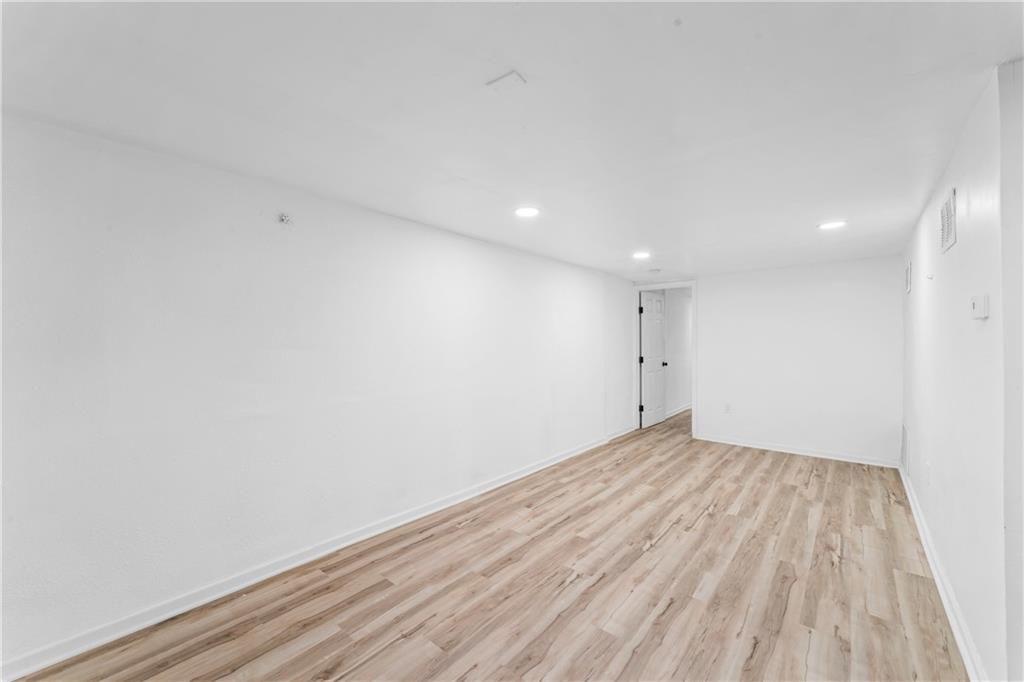 307 W South Avenue Property Photo 32