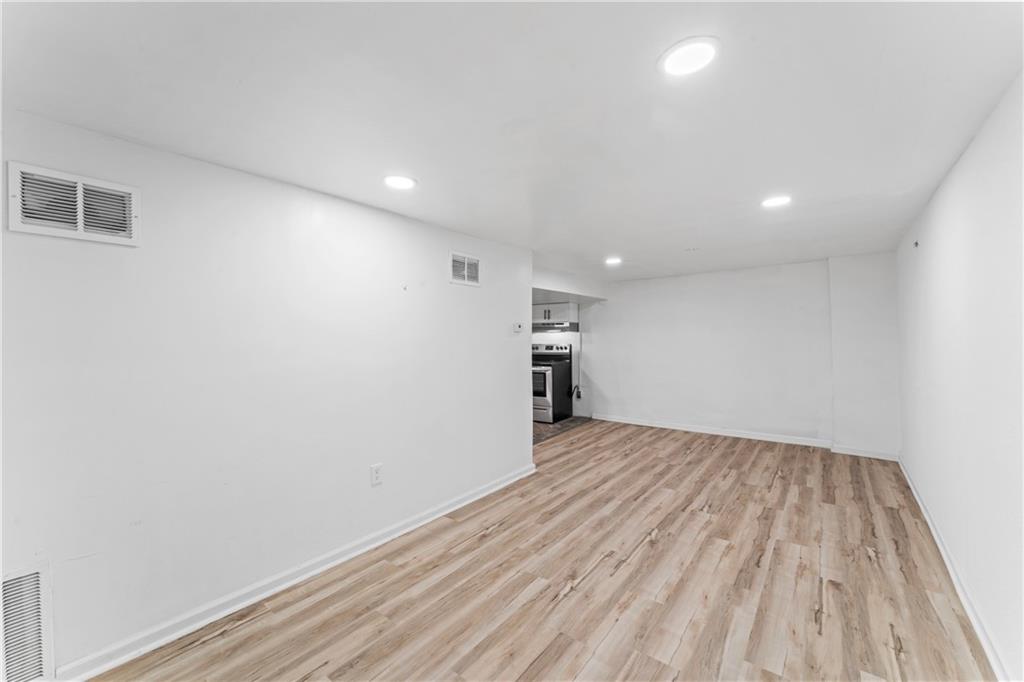 307 W South Avenue Property Photo 33