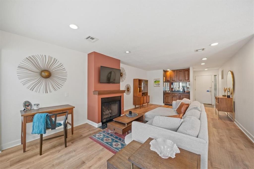4579 Walnut Street Property Photo 6