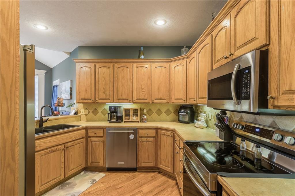 315 S Fox Ridge Drive Property Photo 18