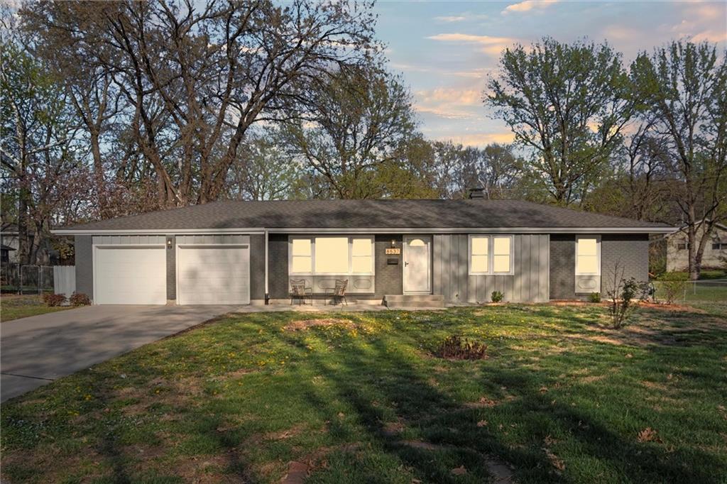 8537 S Russell Street Property Photo