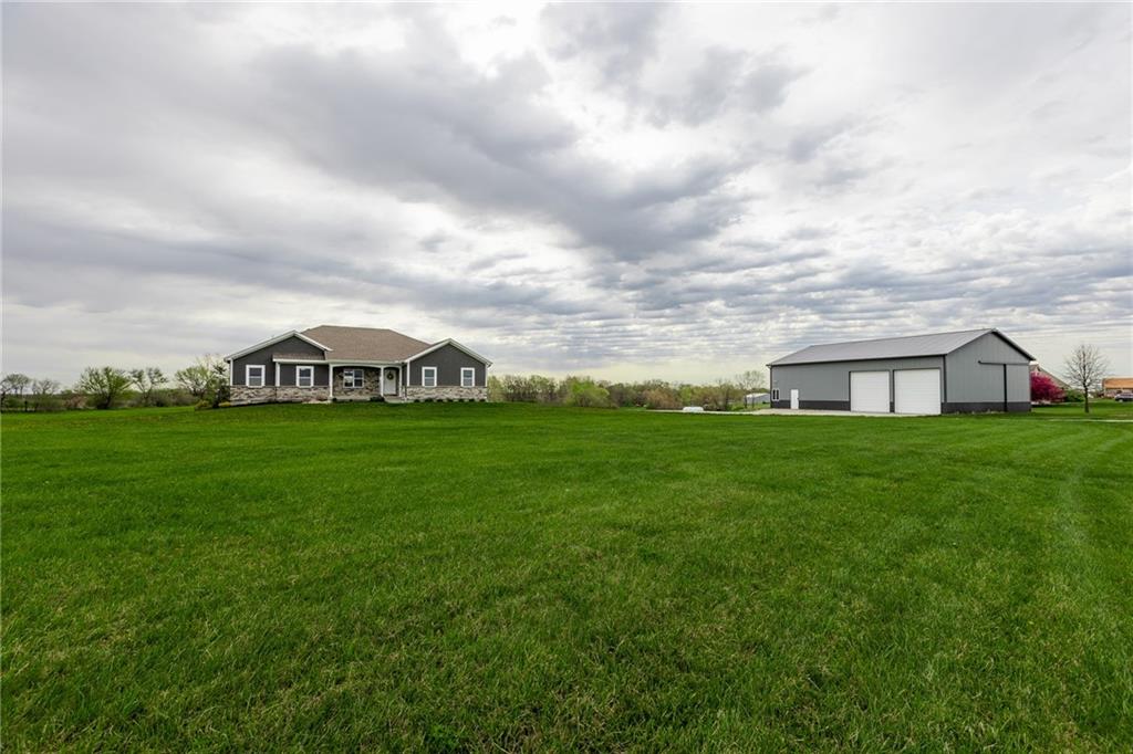 5033 Se Fox Run Road Property Photo 2