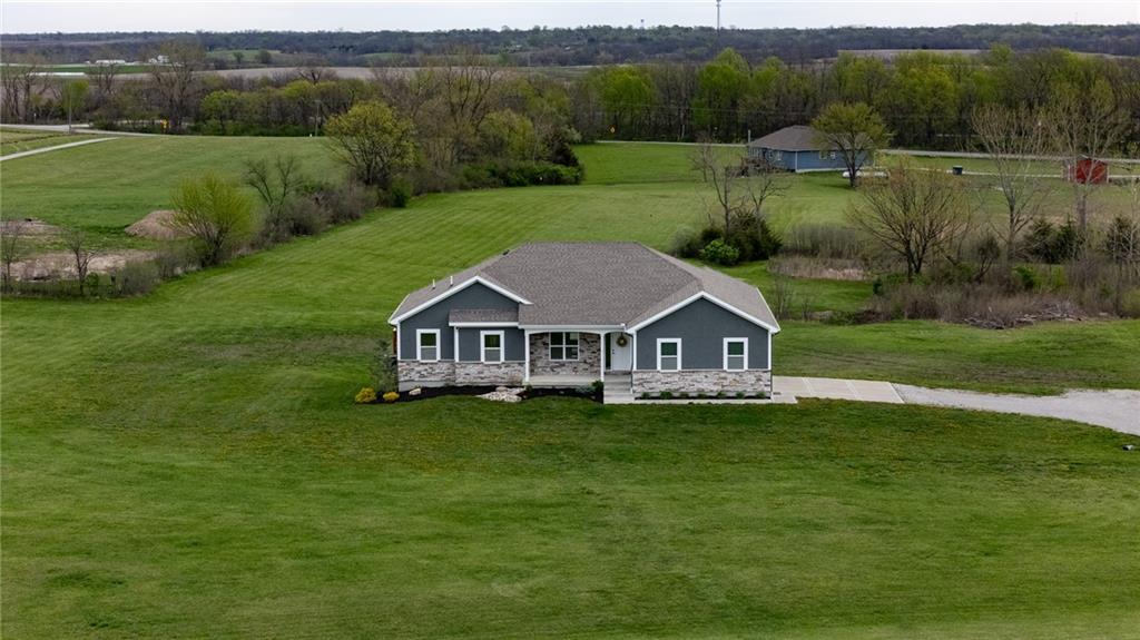 5033 Se Fox Run Road Property Photo 3