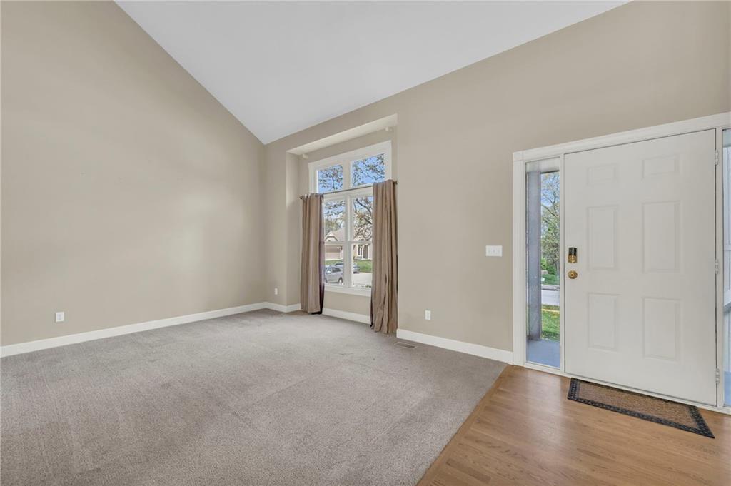 7442 N Sycamore Avenue Property Photo 5