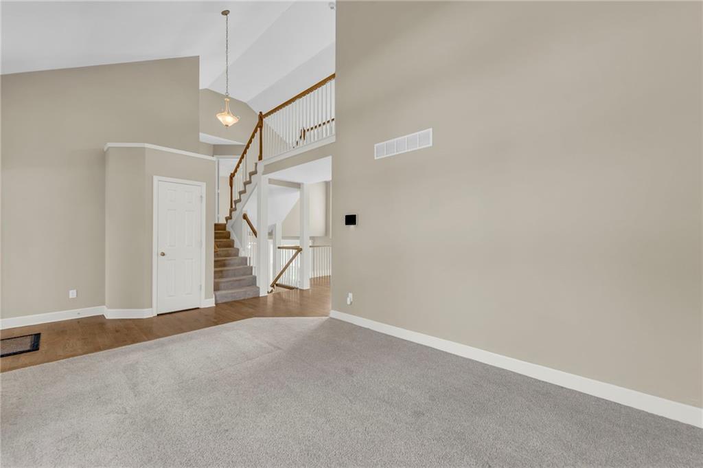 7442 N Sycamore Avenue Property Photo 7