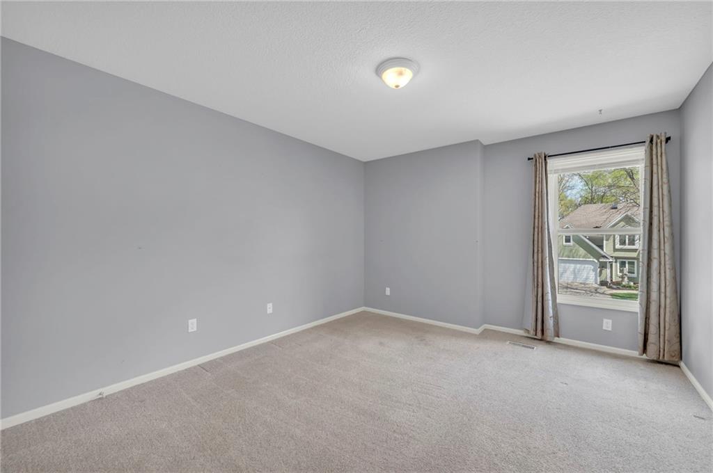 7442 N Sycamore Avenue Property Photo 25