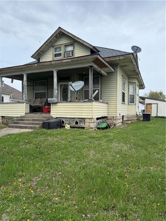 210 W Clay Avenue Property Photo