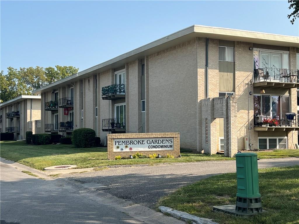 2811 Pembroke Lane Property Photo