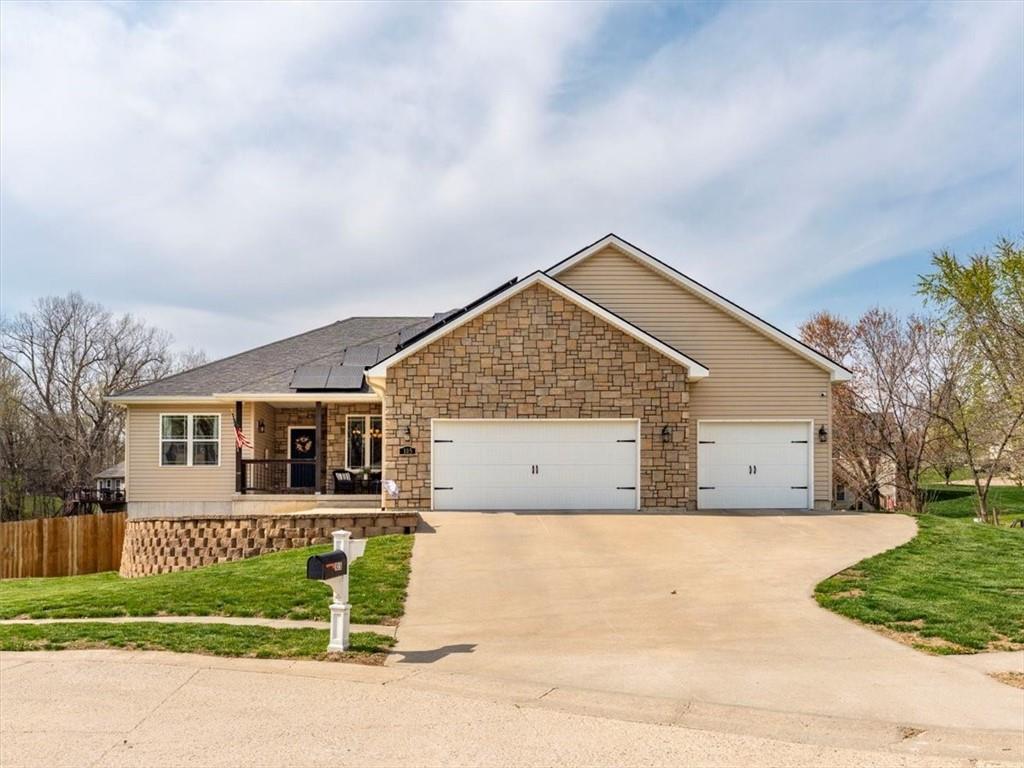 105 Fox Den Court Property Photo