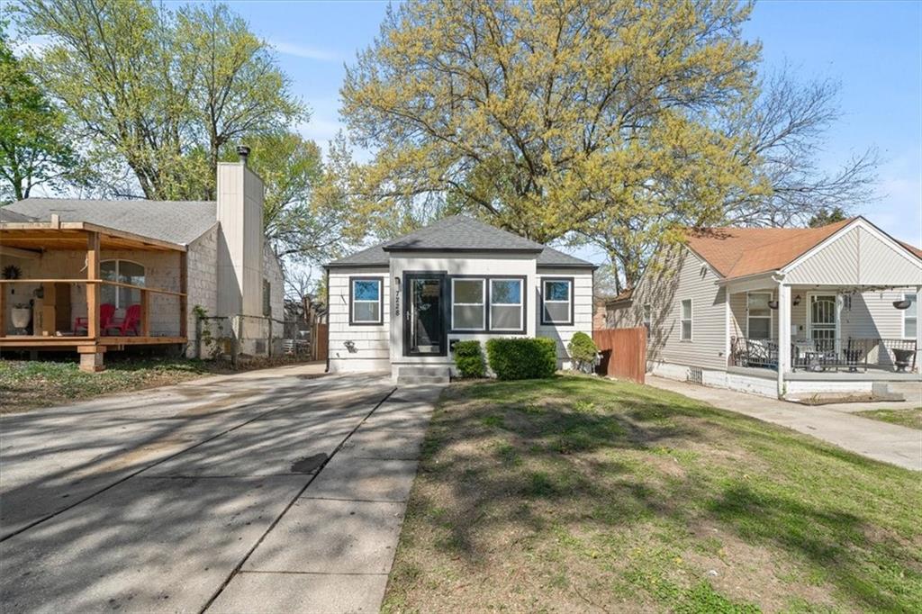 7228 Wabash Avenue Property Photo