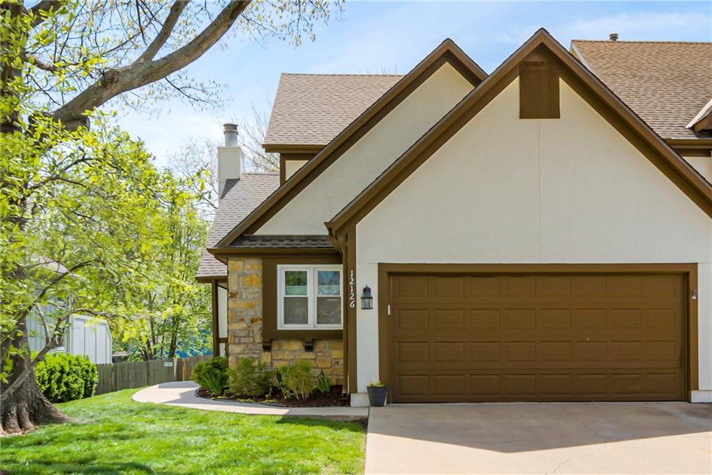 12126 England Street Property Photo