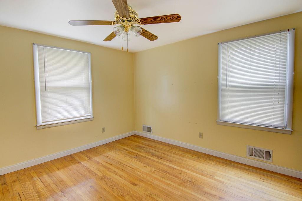 12104 W 69th Street Property Photo 12