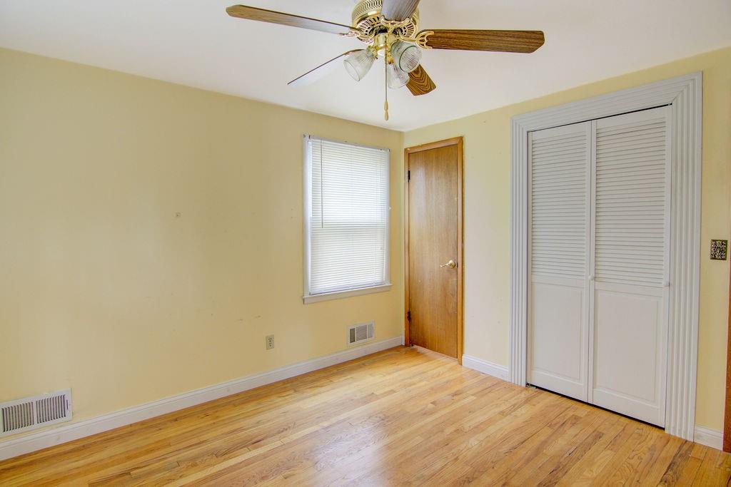 12104 W 69th Street Property Photo 13