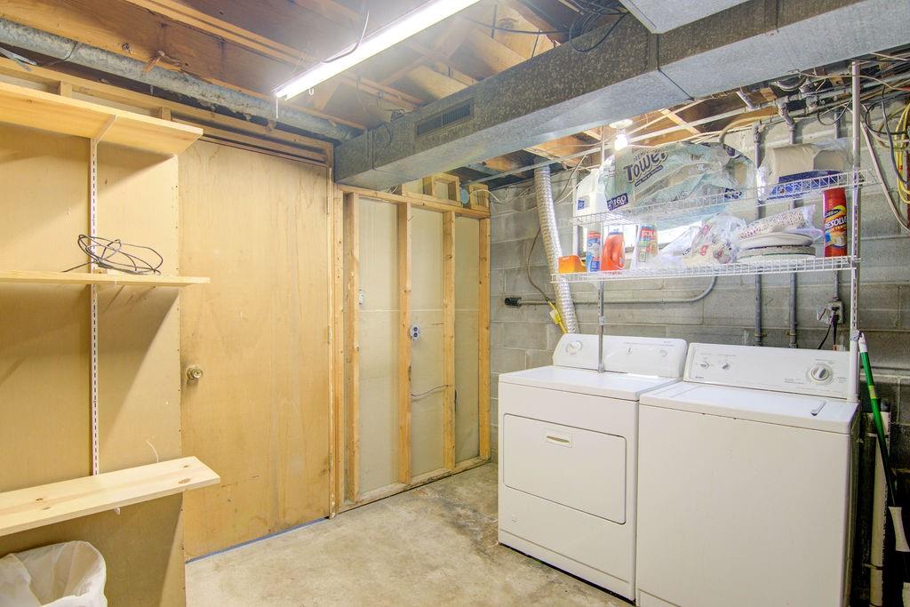 12104 W 69th Street Property Photo 21