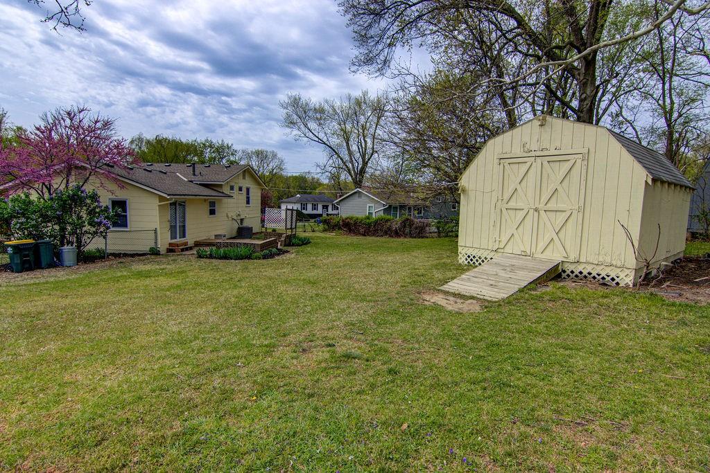 12104 W 69th Street Property Photo 25
