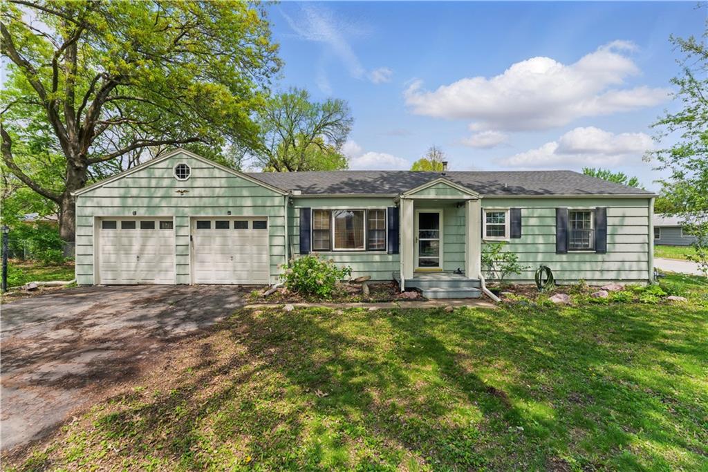 204 E Oak Street Property Photo