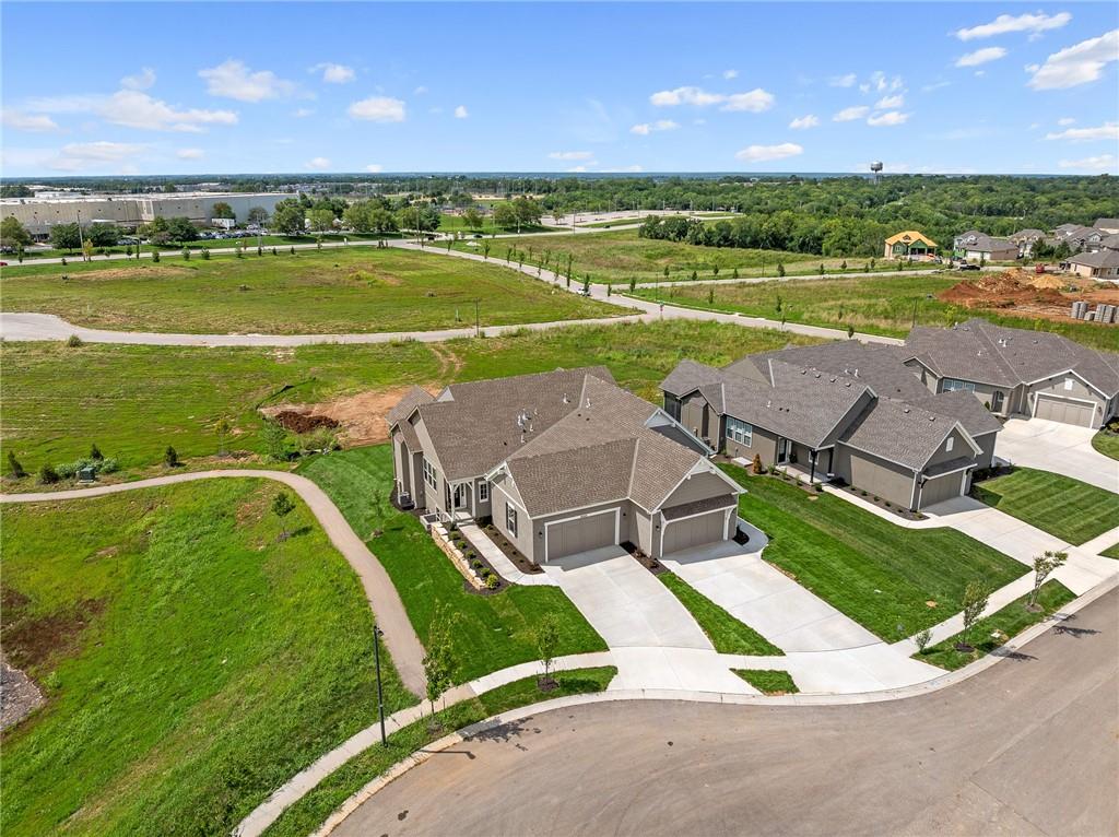 8268 Aurora Street Property Photo 3