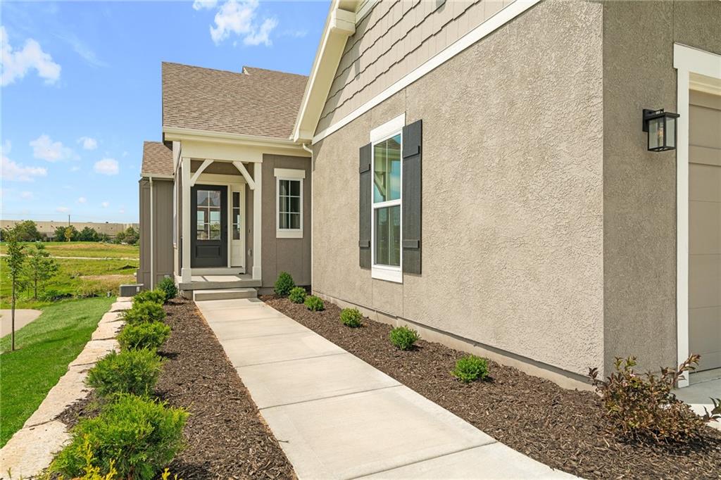 8268 Aurora Street Property Photo 5