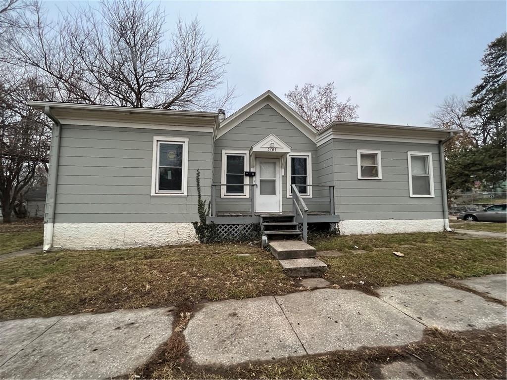 301 Lawndale Avenue Property Photo