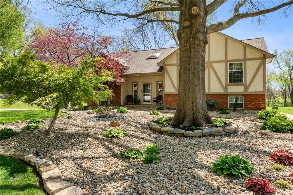 200 Williamsburg Drive Property Photo