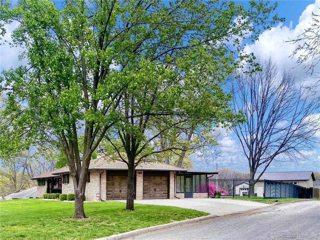 Luff Real Estate Listings Main Image