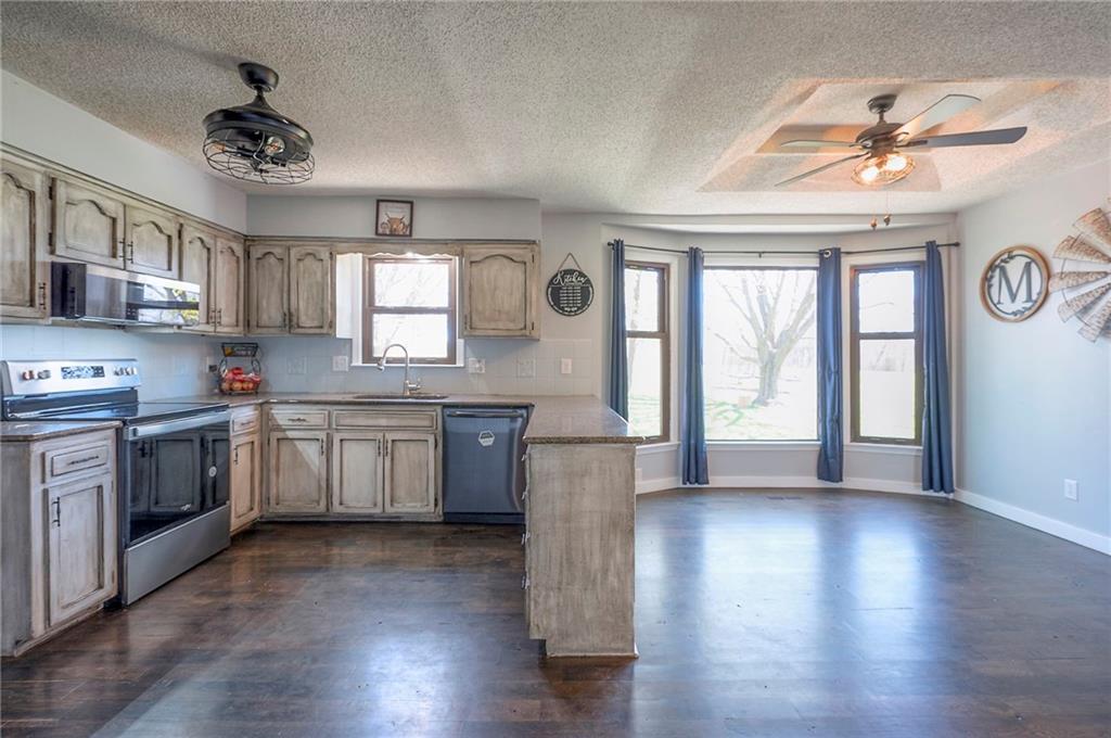 12321 Fishing River Lane Property Photo 10