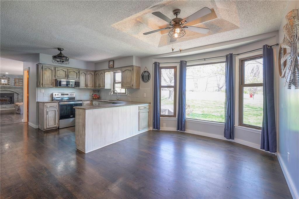 12321 Fishing River Lane Property Photo 11
