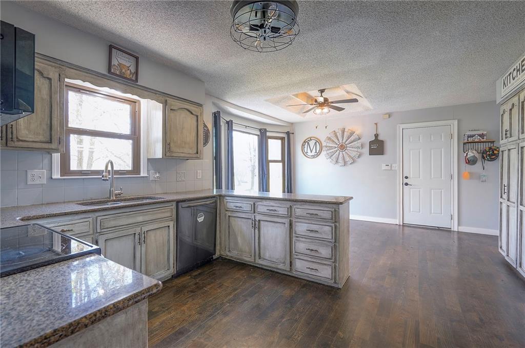 12321 Fishing River Lane Property Photo 14