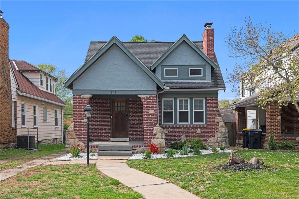 603 E 62nd Street Property Photo 1