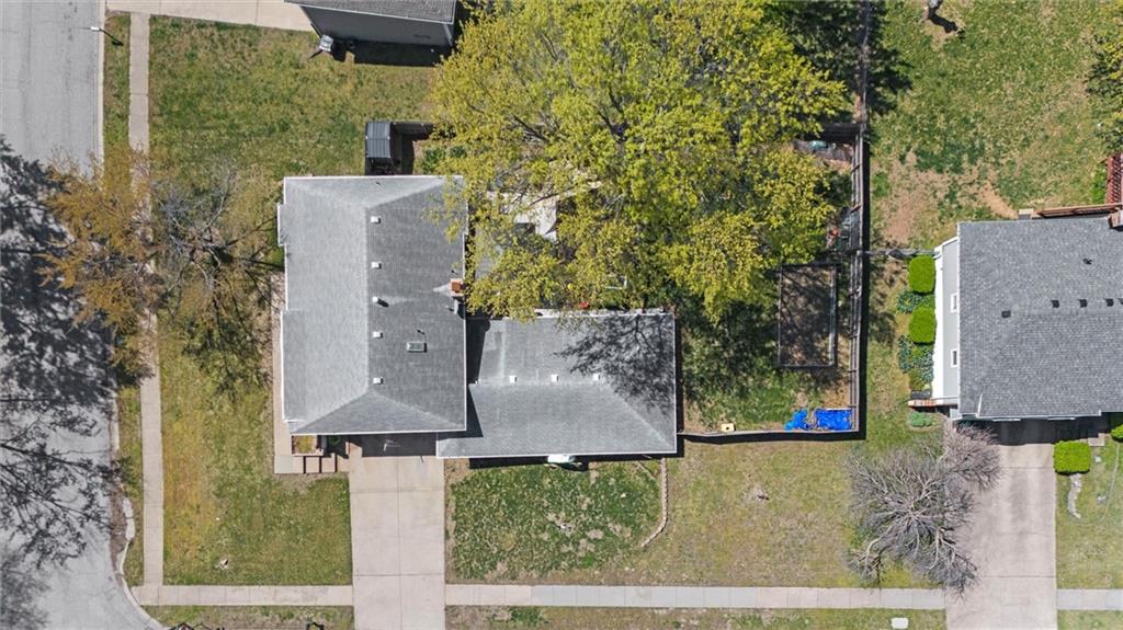 64015 Real Estate Listings Main Image
