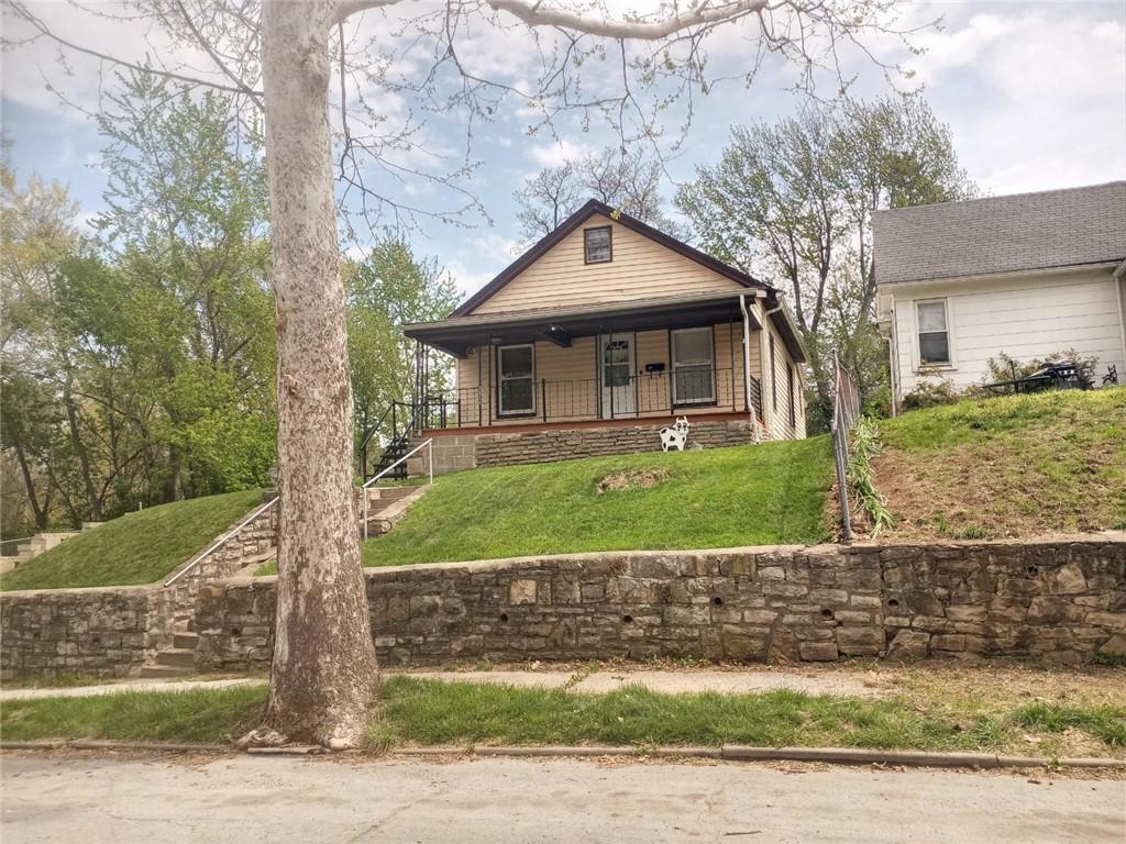 2011 Poplar Avenue Property Photo
