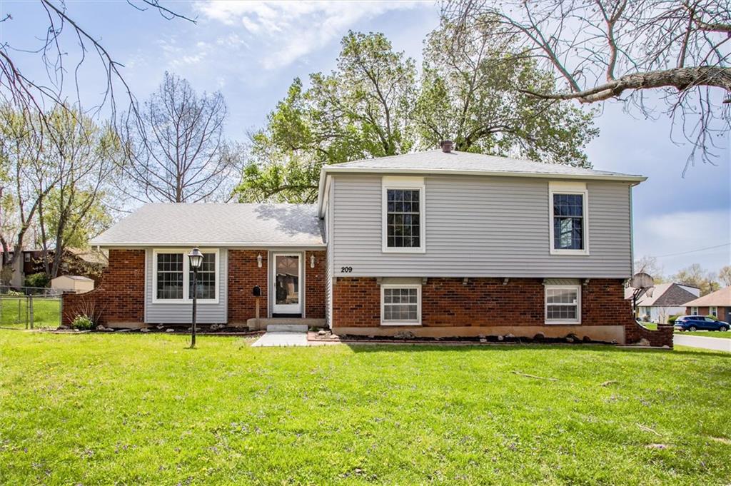 209 Hillcrest Road Property Photo