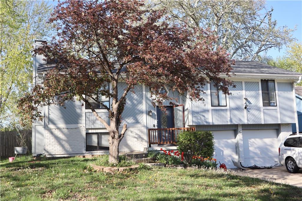 600 W Sunrise Drive Property Photo