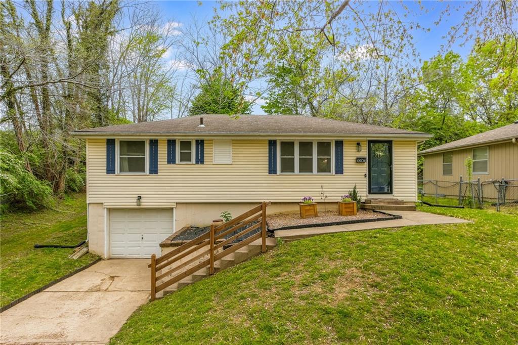 6906 N Pennsylvania Avenue Property Photo