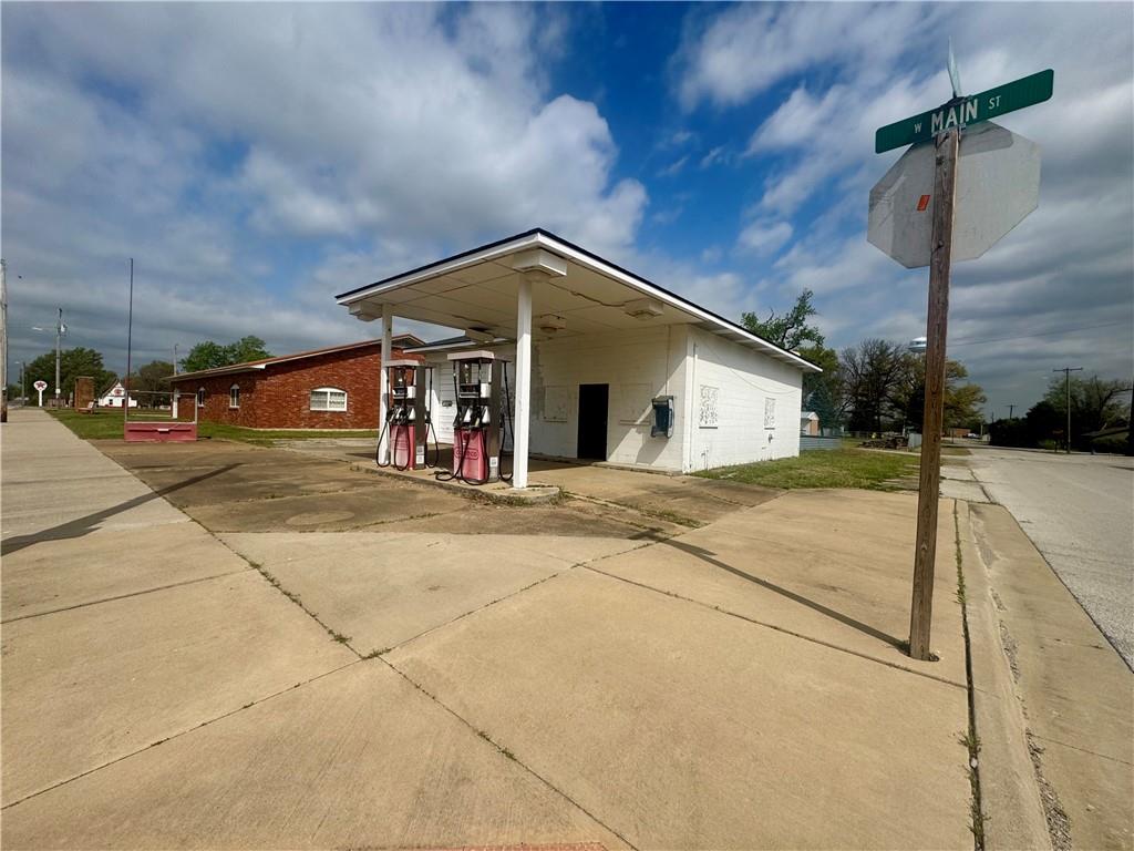 103 W Main Street Property Photo 1