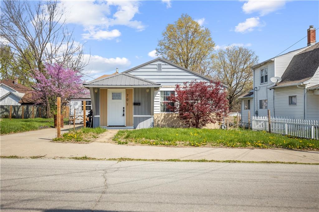 701 E 7th Street Property Photo