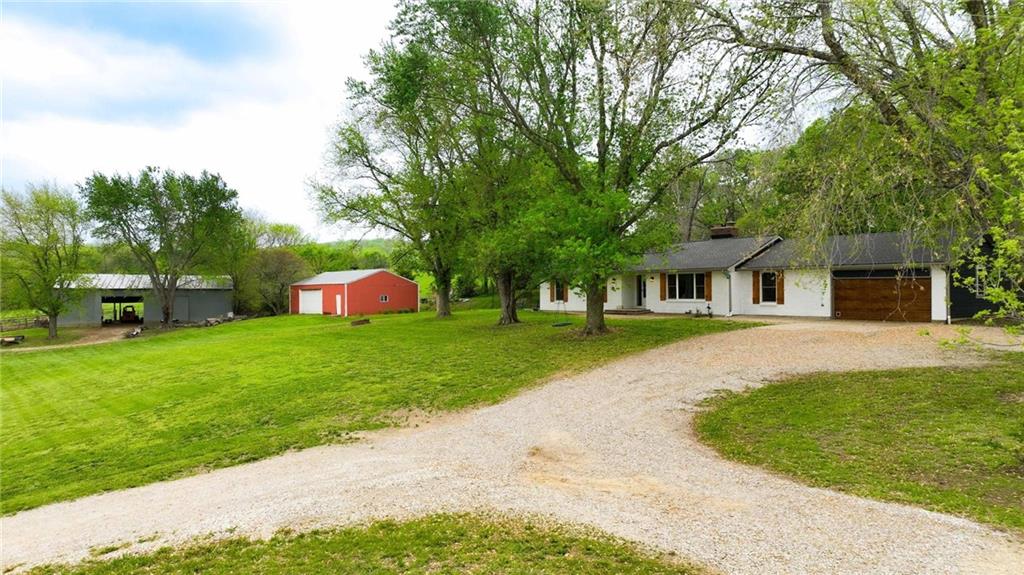 1633 N 600 Road Property Photo 1