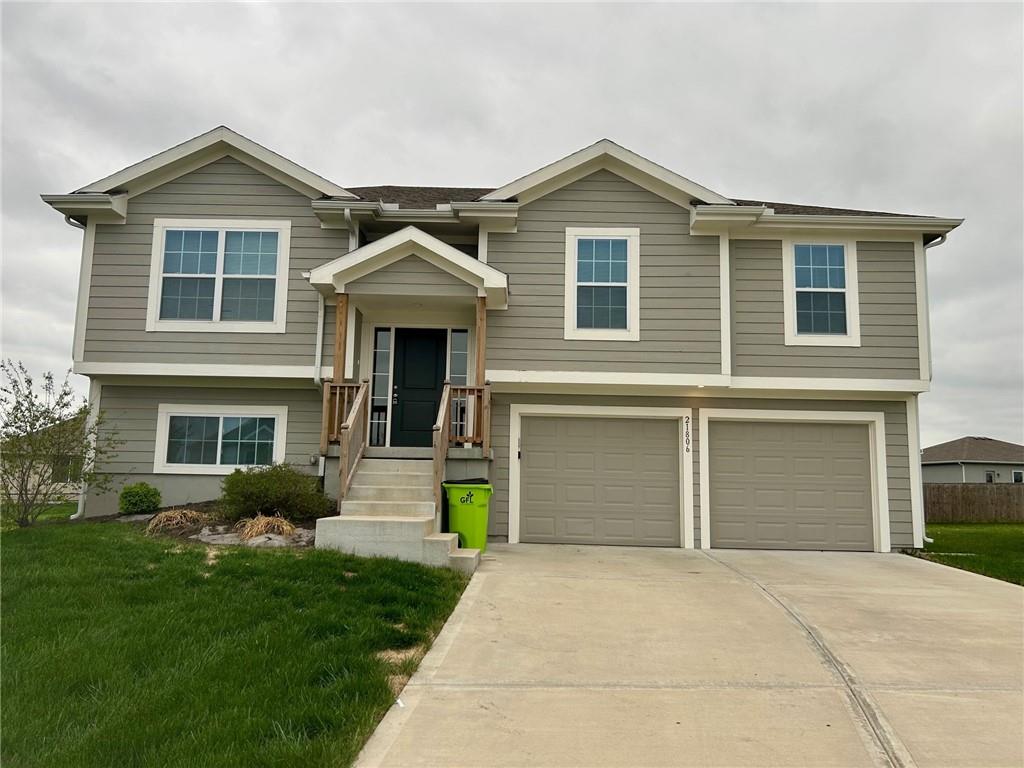 21806 Lucca Circle Property Photo