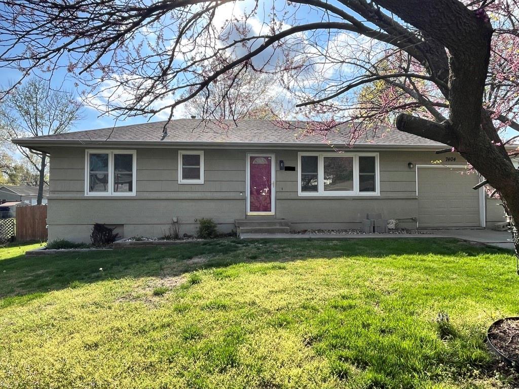 7404 N Highland Avenue Property Photo