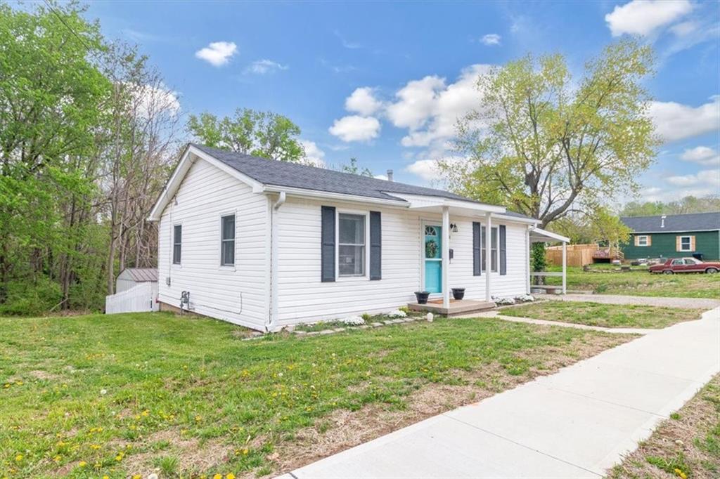 311 W North Street Property Photo