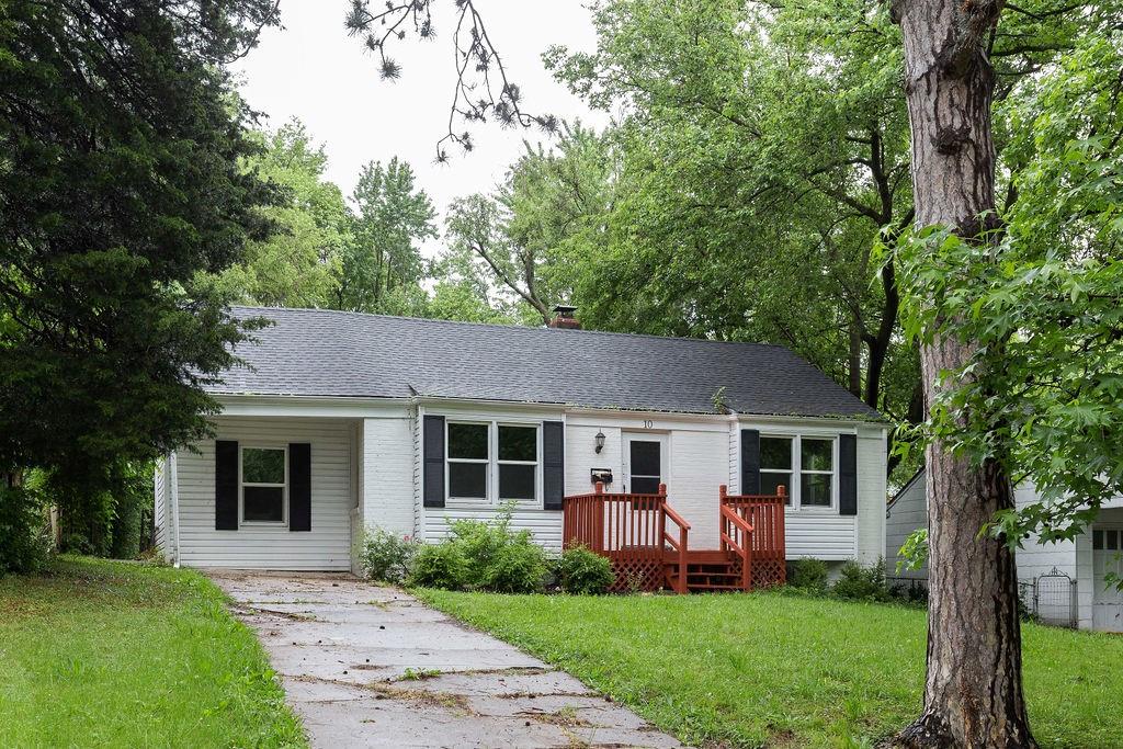 10 E Pocahontas Lane Property Photo