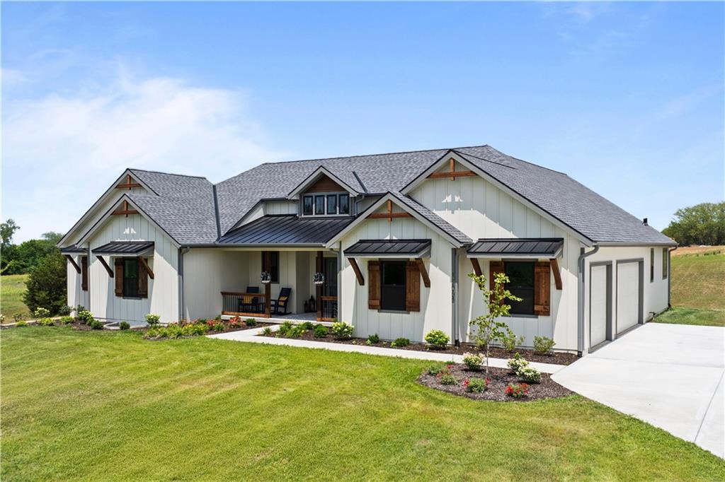 18068 Stillwell Road Property Photo 1