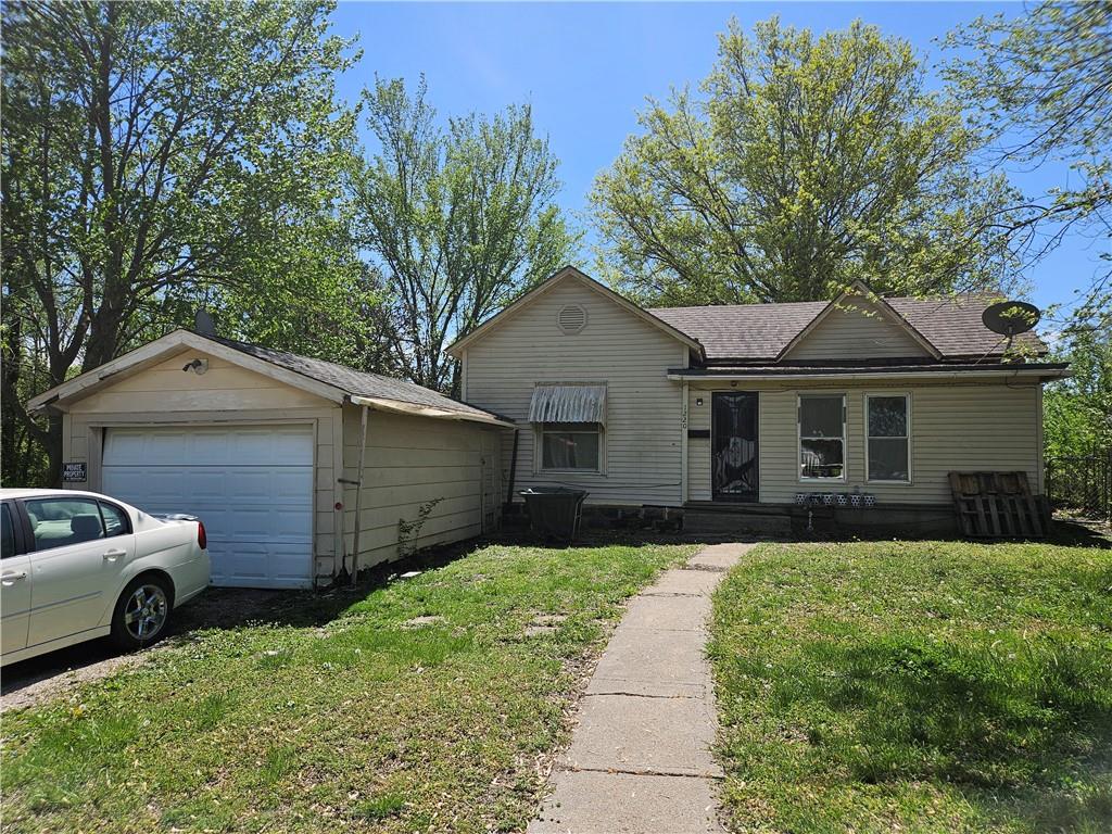 1220 E Elm Street Property Photo