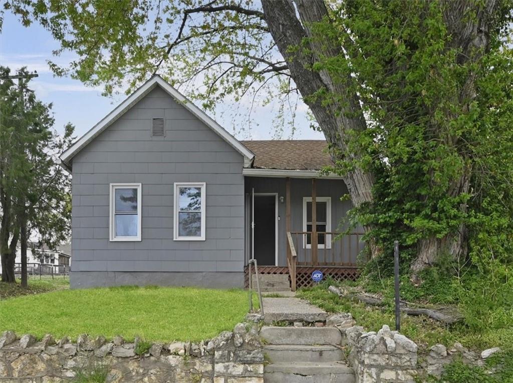 924 Dakota Street Property Photo