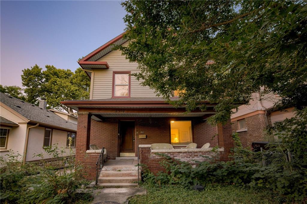 2537 Charlotte Street Property Photo