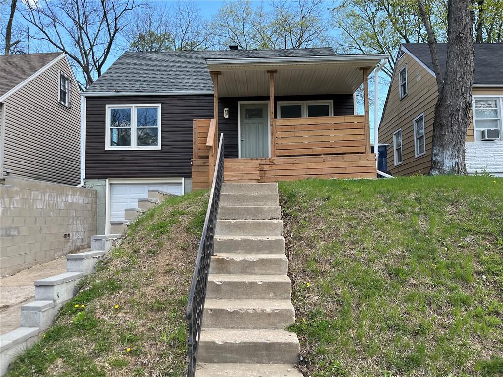 2831 Van Brunt Boulevard Property Photo 1