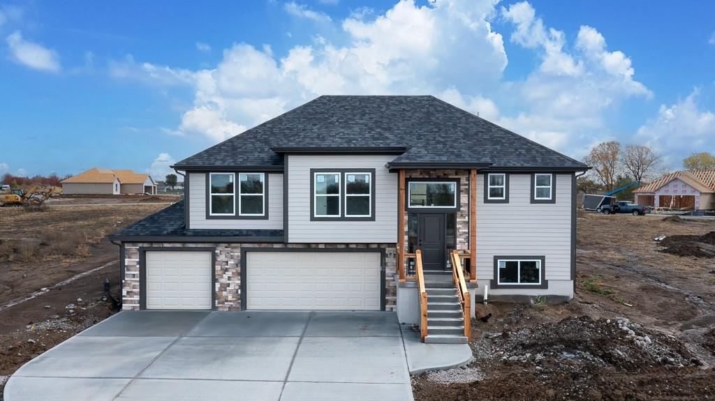 1711 Lolly Court Property Photo 1