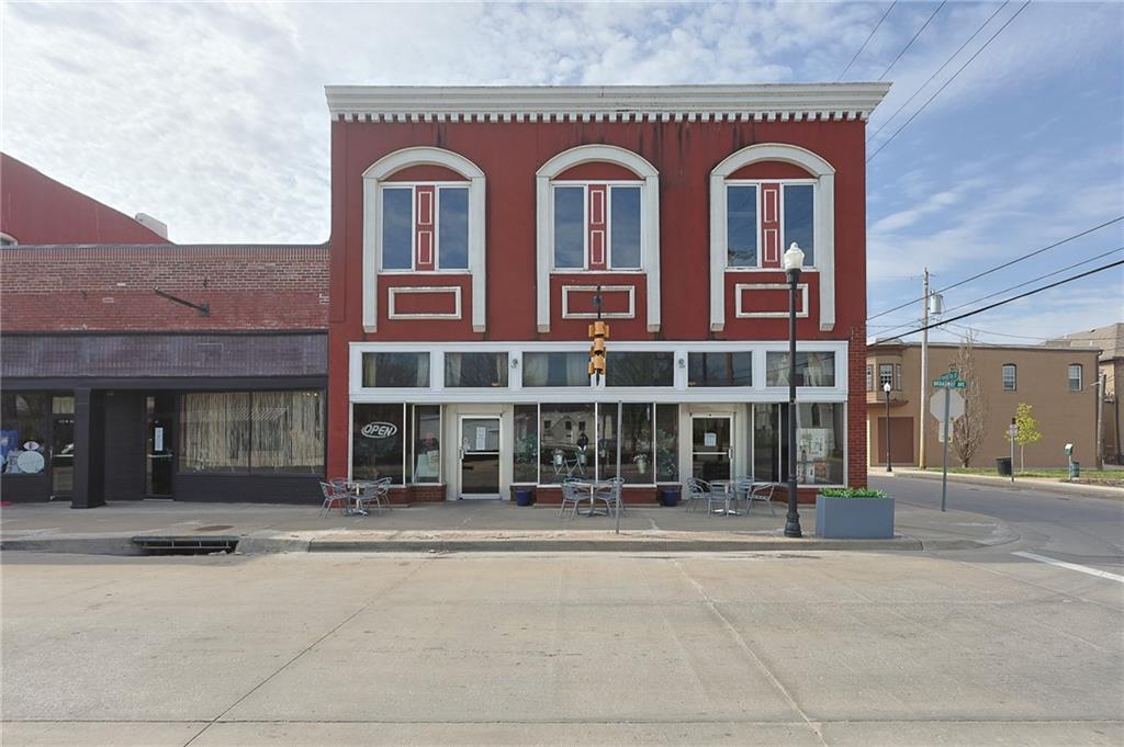 113-115 & 117 W Broadway Street Property Photo