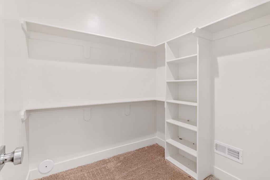 1811 Halls Creek Avenue Property Photo 42