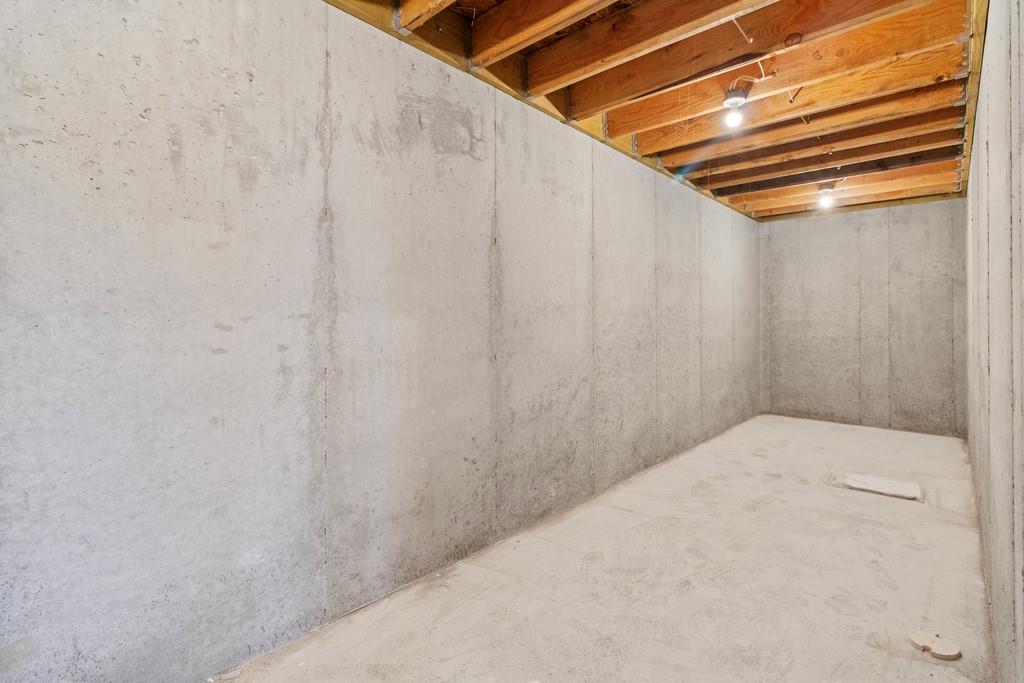 1811 Halls Creek Avenue Property Photo 47
